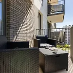 Praga Arte With Parking & Balcony By Renters Appartement Warschau