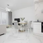 Appartement Praga Arte With Parking & Balcony By Renters Warschau