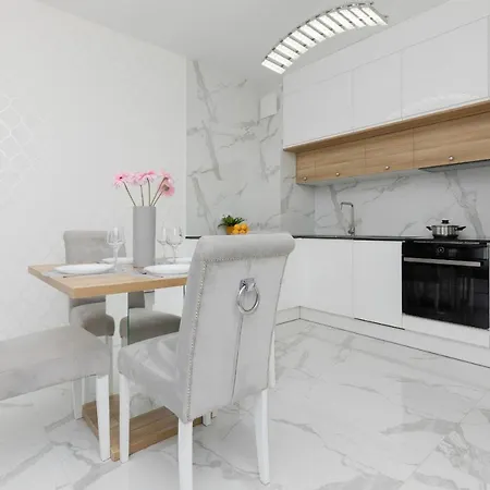 Praga Arte With Parking & Balcony By Renters Appartamento Varsavia