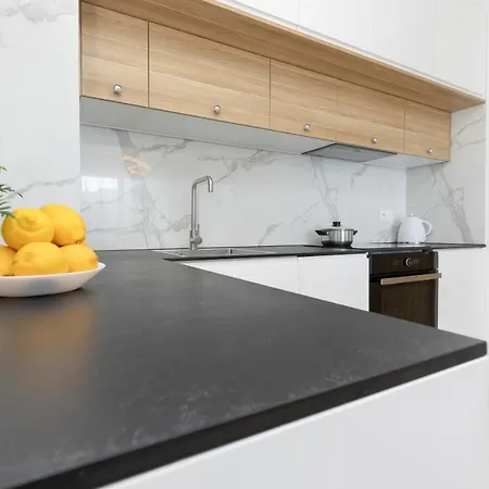 公寓 Praga Arte With Parking & Balcony By Renters