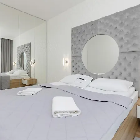 公寓 Praga Arte With Parking & Balcony By Renters *