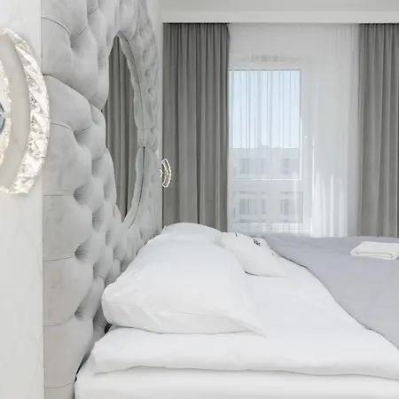 Praga Arte With Parking & Balcony By Renters *