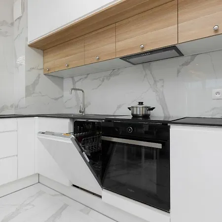 公寓 Praga Arte With Parking & Balcony By Renters *