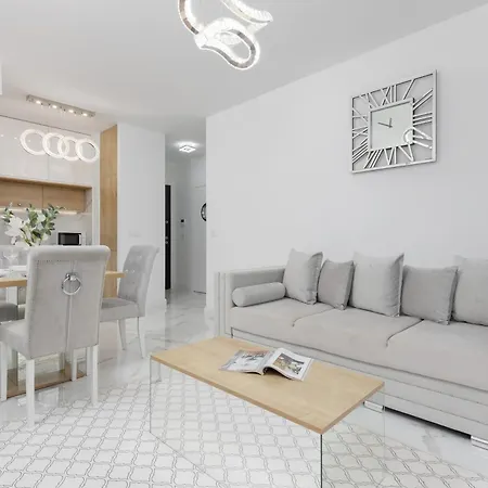 Praga Arte With Parking & Balcony By Renters * Varsavia