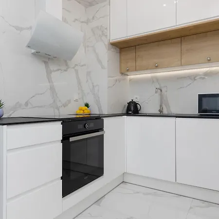 Praga Arte With Parking & Balcony By Renters *