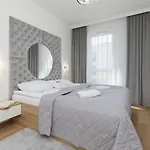 Praga Arte With Parking & Balcony By Renters *