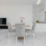 Praga Arte With Parking & Balcony By Renters Apartamento Varsóvia