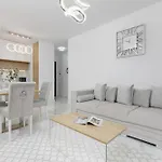 Praga Arte With Parking & Balcony By Renters * Varsóvia