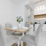Praga Arte With Parking & Balcony By Renters