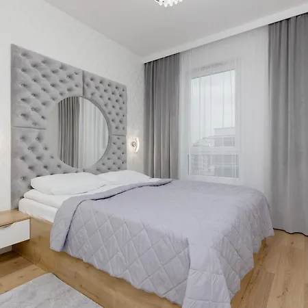 Praga Arte With Parking & Balcony By Renters